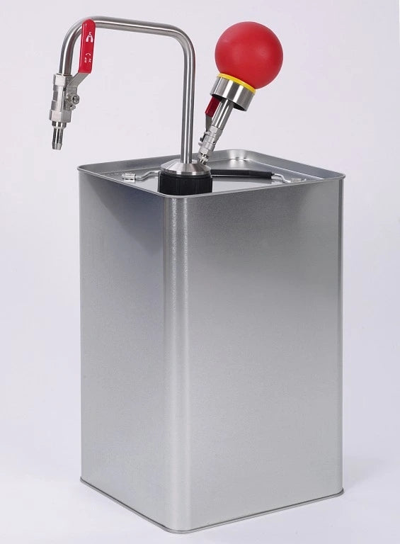 5603-2000: Bomba manual disolventes para bidón hojalata, 60cm, con llave de paso (1 unidad) - Quimivitalab