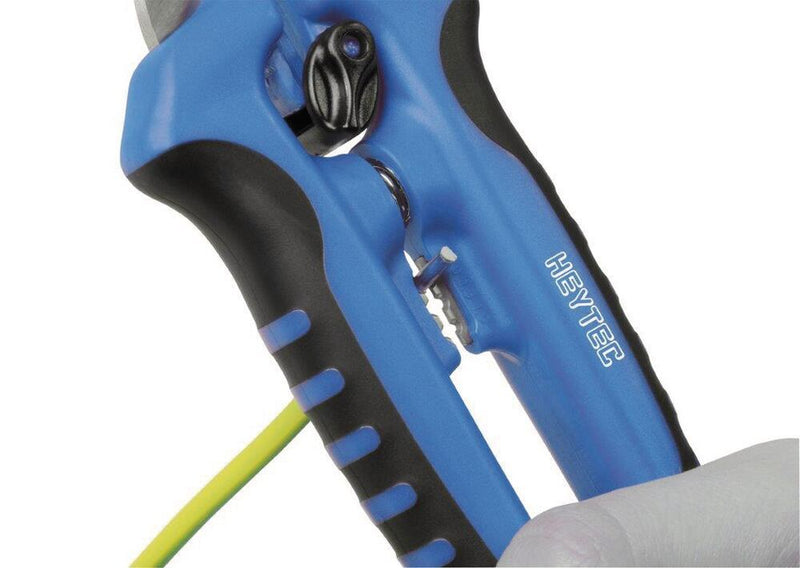 25N8.1 Tijeras universales profesionales, mango de plastico y cuchillas de acero inoxidable